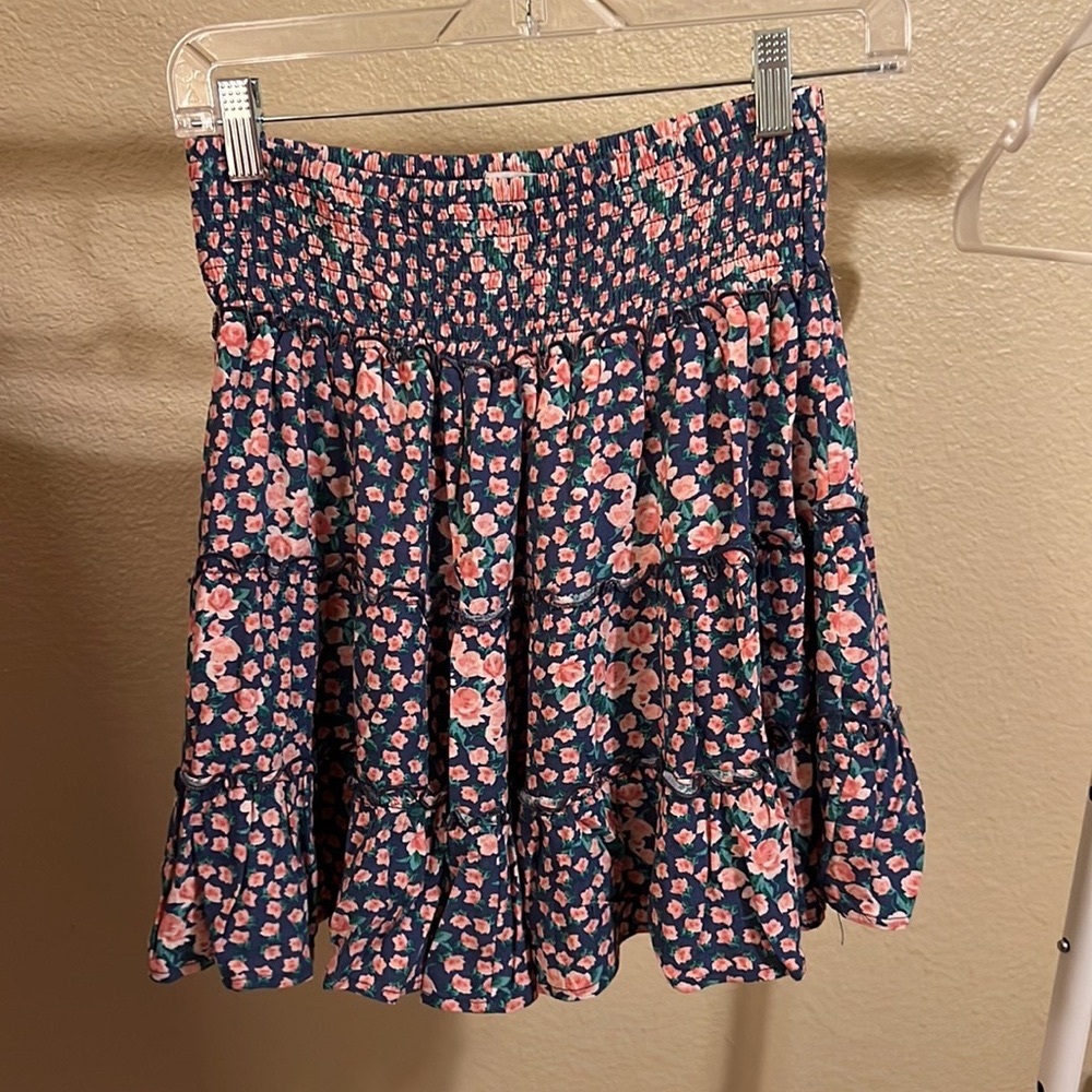 American Eagle Flowy Pull On Skirt